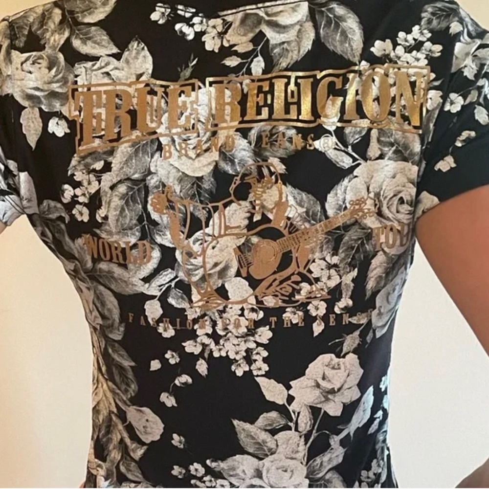 Sold- True Religion Floral Short Sleeve Graphic T-Shirt - Picture 6 of 8